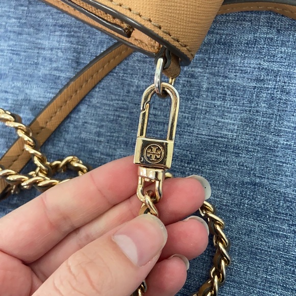 Tory Burch Robinson Chain Wallet in Cardamom - Picture 7 of 11